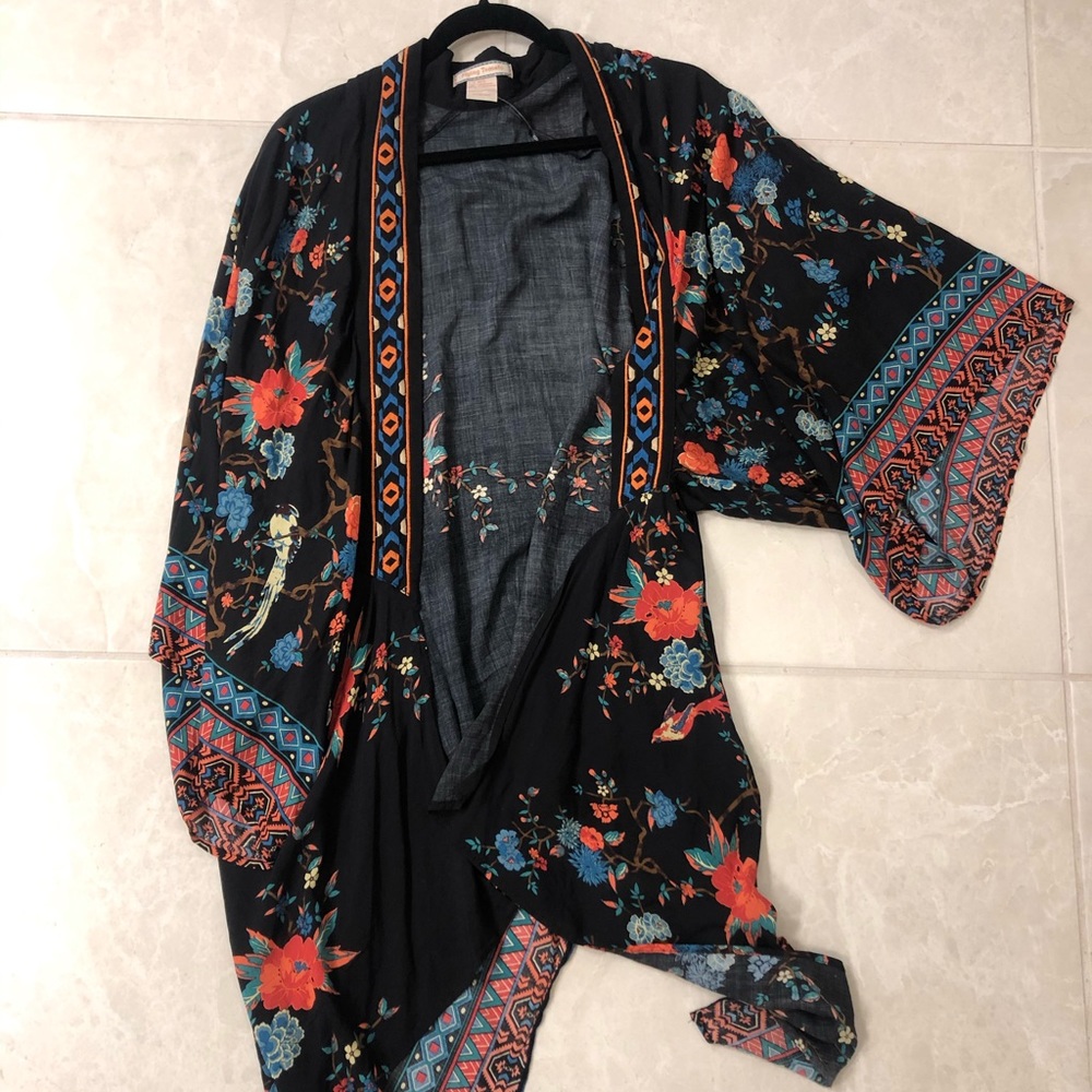 Flying tomato kimono